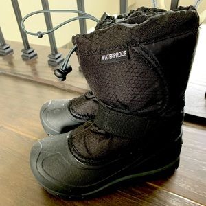 North side Toddler snow boots - size 11